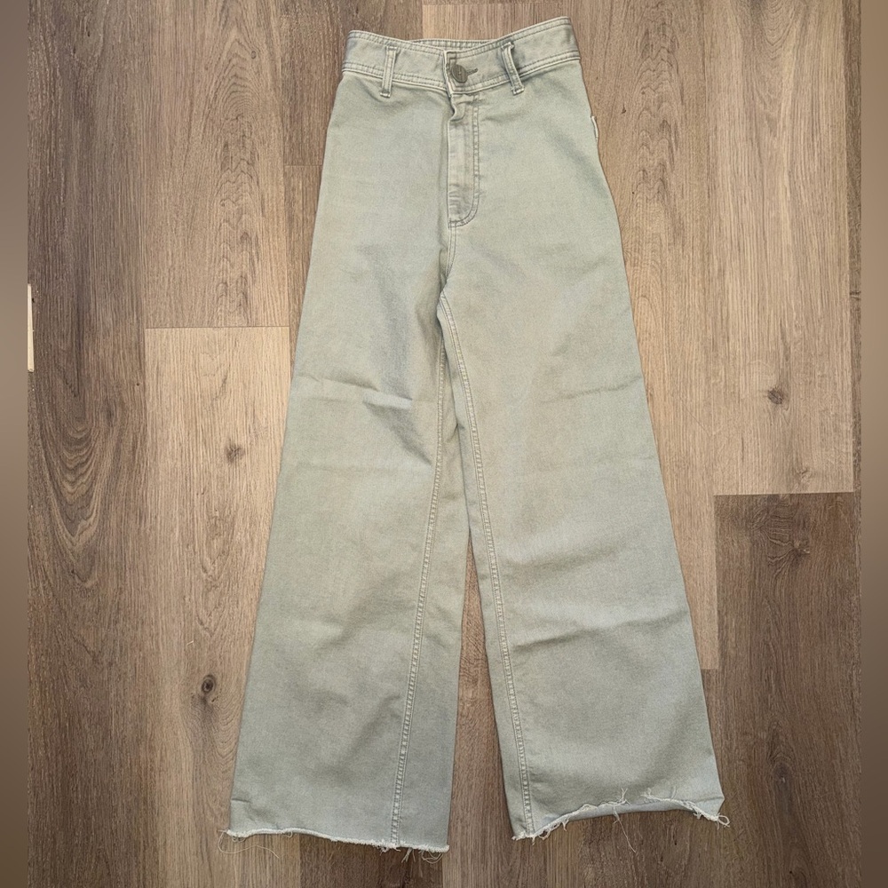 ZARA Olive Green High Rise Wide Leg Cropped Jeans Raw Hem Size 2
